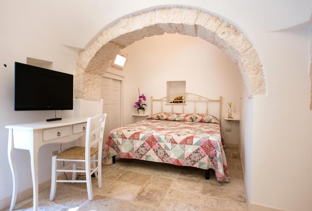 Trullo Giardino Fiorito Bed & Breakfast Alberobello Eksteriør bilde